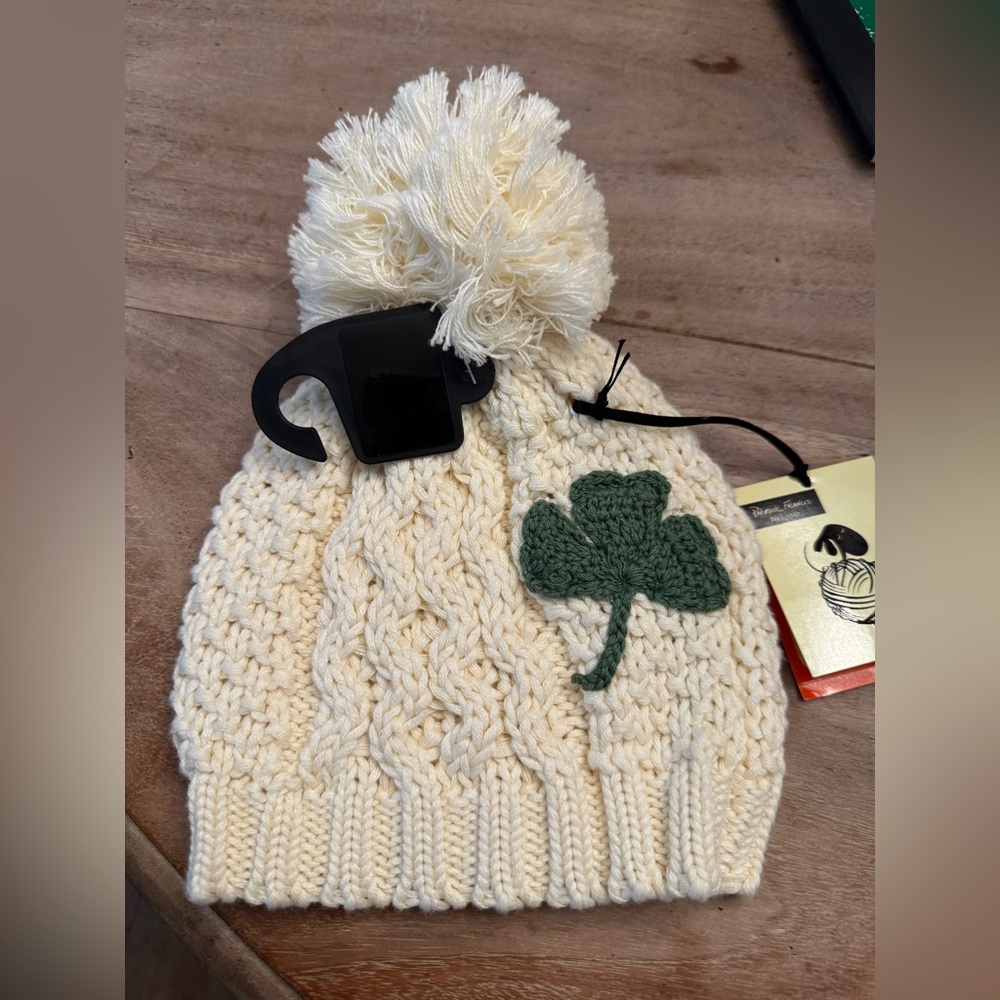 Kids knitted beanie from Ireland NWT